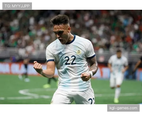 劳塔罗扛起阿根廷新队长重任,领导力与潜力获赞 劳塔罗扛起阿根廷新队长重任,领导力与潜力获赞