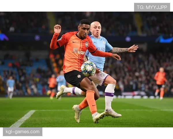 埃里克森持续展现超凡定位球能力，帮助球队实现逆转局势