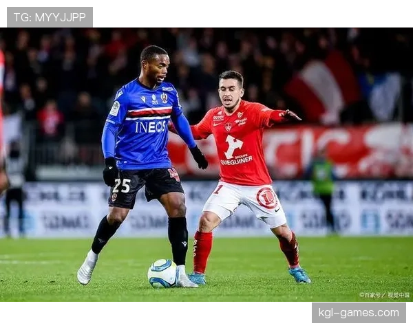 圣埃蒂安中场组织近期表现稳健，攻防转换效率持续提升