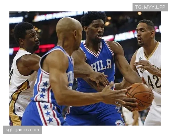 戴维斯低位单打回暖 对比上季内线效率明显提升